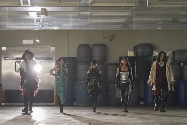 歴代の好敵手再結集は、今年の4月1日に「『スーパー戦隊ヴィランズ』放送決定」というウソネタが拡散されるなど話題に