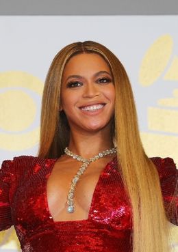 ビヨンセがステージであられもない姿に？