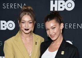 ジジ＆ベラ姉妹の垂れ乳に論争!?