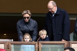 一挙手一投足に注目が集まるアルベール2世大公ご家族
