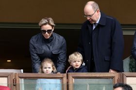 一挙手一投足に注目が集まるアルベール2世大公ご家族