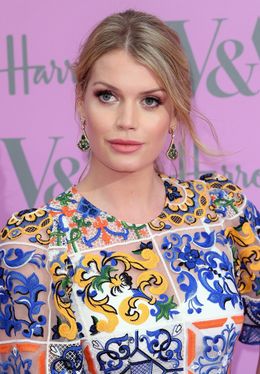 モデルとして活躍中のレディ・キティ・スペンサー