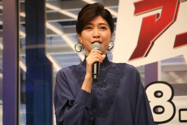 前作から続投し、ワスプになるホープ・ヴァン・ダインを演じた内田有紀