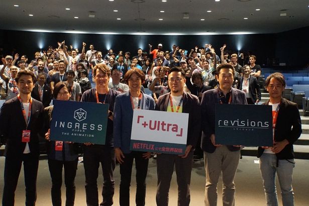 【写真を見る】世界最大級のアニメイベントにて1話を上映。プロデューサー陣が海外ファンから大歓声を集めた