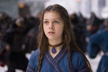南の水の国、唯一のウォーターベンダーであるカタラ。演じるのはニコラ・ペルツ