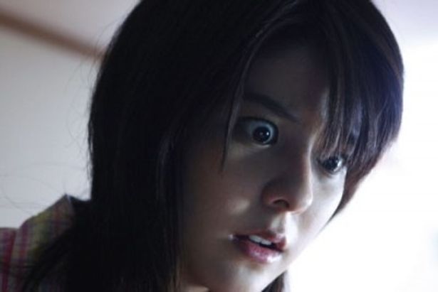 失踪した姉を探すヒロイン・かおりを演じる藤井美菜