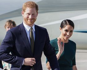 メーガン妃の誕生日、ヘンリー王子は親友の結婚式で介添人に