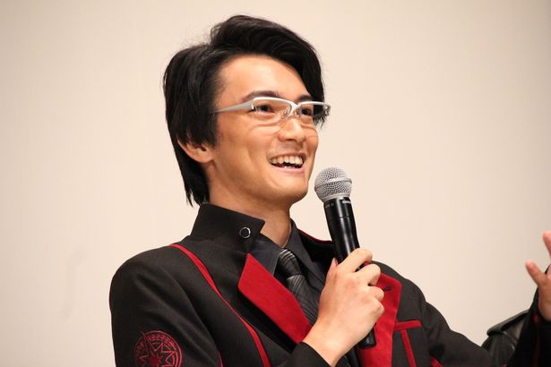 舞台挨拶に登壇した越智友己