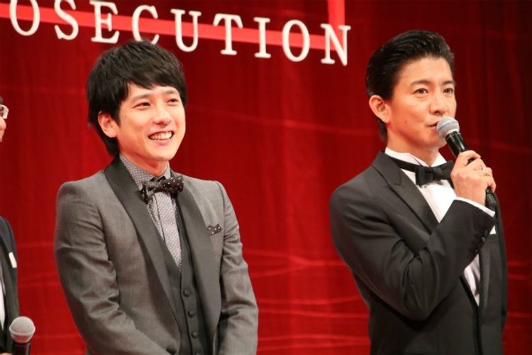 木村拓哉と二宮和也の熱いハグに会場熱狂！「本当に頼りがいのある後輩」