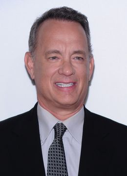 トム・ハンクスが妻＆息子と夏の家族旅行