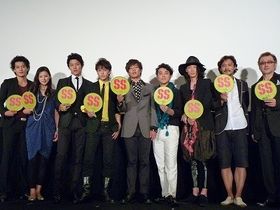 小栗旬初監督『シュアリー・サムデイ』初日舞台挨拶