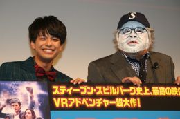 森崎ウィンがスピルバーグ監督になりきった(!?)くっきーとイベントに登壇