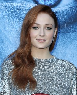 「ゲーム・オブ・スローンズ」のソフィー・ターナーが号泣？