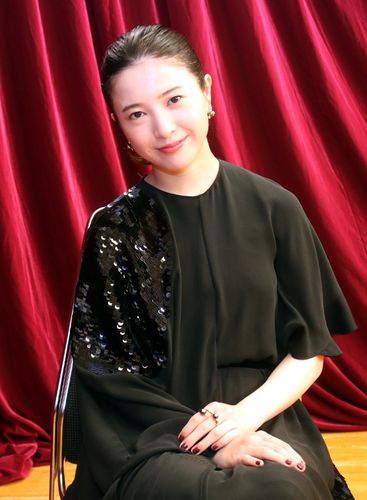 吉高由里子、『検察側の罪人』で共演した木村拓哉と二宮和也は「影で努力する2人」