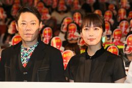『音量を上げろタコ！』で共演した阿部サダヲと吉岡里帆