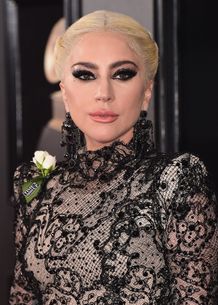 レディー・ガガがインスタグラムにヌード写真投稿