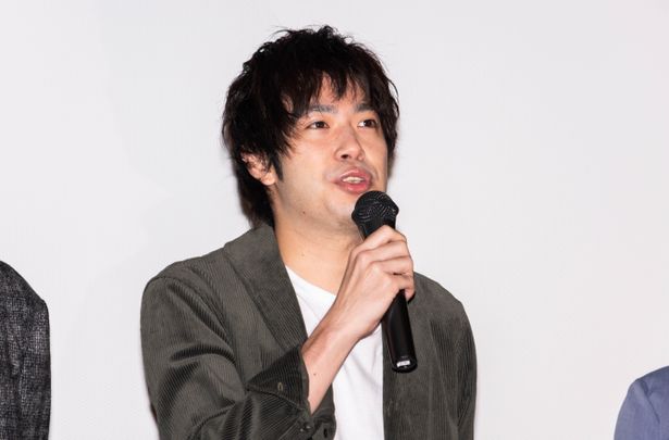 岡崎伸行役を演じた渡辺大知