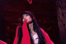 土屋太鳳、狂気の目で観客を引き込む圧巻のダンス！