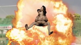 行為後に抜けなくなってしまった男女が敵と戦う『クライング フリー セックス』