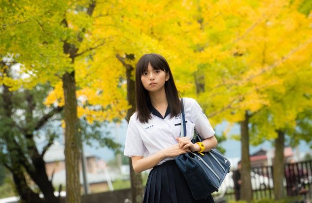 白の開襟シャツが眩しい!乃木坂46・齋藤飛鳥の制服姿&ドレス姿 白の開襟シャツが眩しい!乃木坂46・齋藤飛鳥の制服姿&ドレス姿
