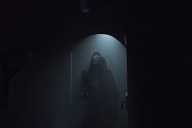 『死霊館』シリーズの中でも最恐キャラクターとして人気の悪魔のシスターが“ヴァラク”だ