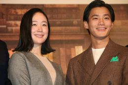 『ビブリア古書堂の事件手帖』で主演を務めた黒木華と野村周平