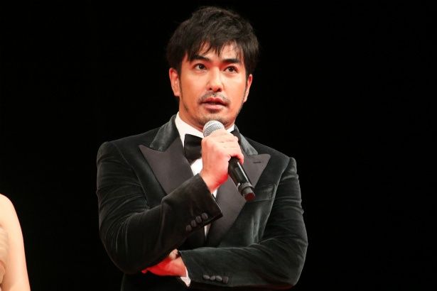 百瀬役の北村一輝
