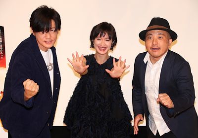 若松孝二愛、映画愛があふれ出した完成披露舞台挨拶
