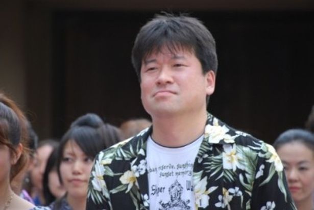 「近所のスーパーの閉店時間を遅くしてほしい」とお願いした佐藤