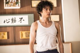 山田裕貴が真剣バトル！『あの頃、君を追いかけた』で見せた緊迫の表情