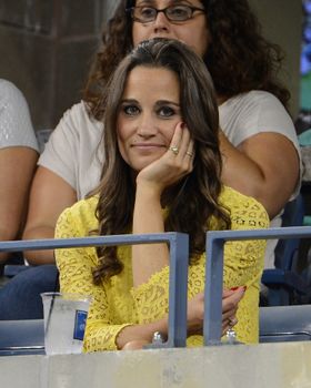 出産を目前に控えているピッパ