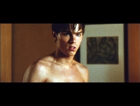 『シングルマン』で美しいオールヌードを披露し話題となっているニコラス・ホルト