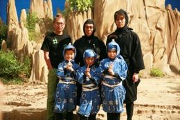 『忍たま乱太郎』の主演を務める加藤清史郎、出演者の寺島進、三池監督ら