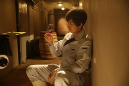 ワイン造りに挑む主人公を渡辺大が演じる(『ウスケボーイズ』)