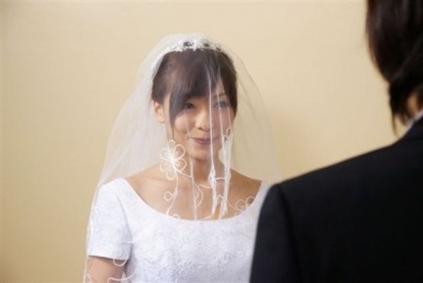 【写真】かすみ果穂の可憐なウェディングドレス姿