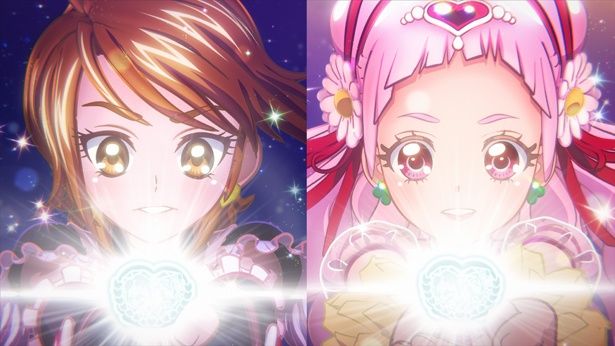 【写真を見る】キュアブラック(左)とキュアエールがスクリーンで大活躍！