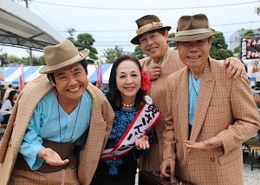 寅さんサミットに、寅さんとリリーのソックリさんも登場！