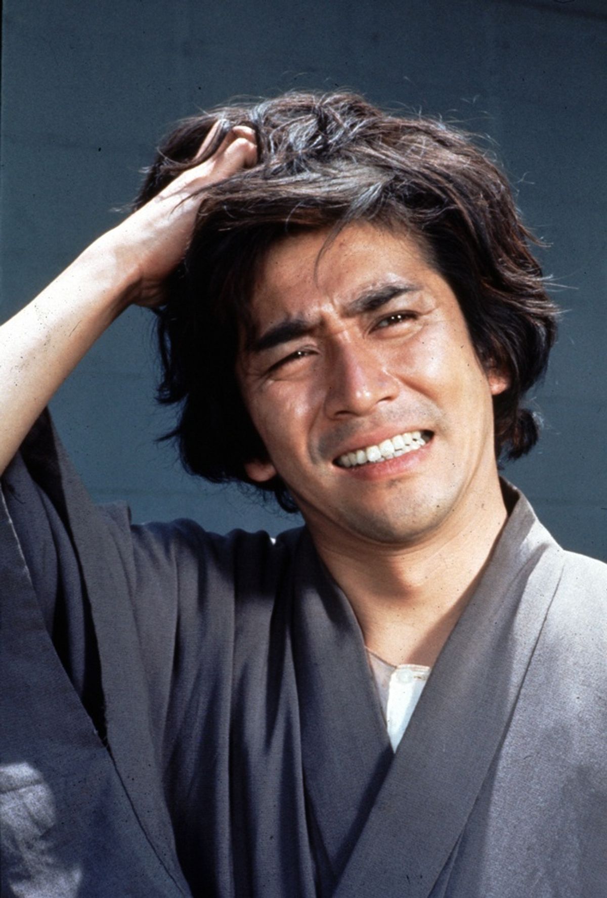 石坂浩二版 金田一セット 石坂浩二、“大勢の金田一耕助が練り歩く