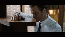 トム・フォード監督自身が手がけたスーツを着こなすコリン・ファース