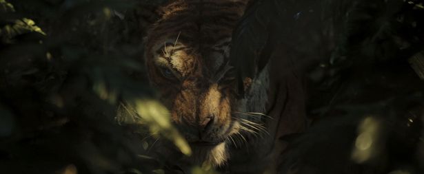 ベネディクト・カンバーバッチは、虎のシア・カーンに扮した