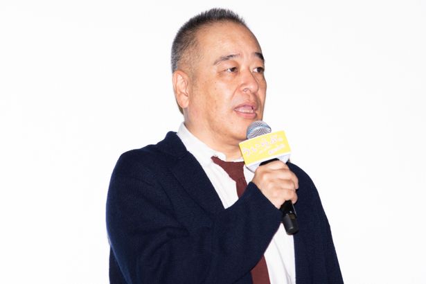 メガホンをとったのは佐藤祐市監督。ナイスキャラで平野の天然を引き出す！
