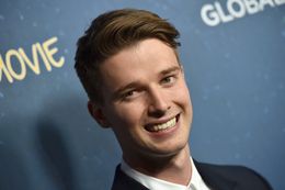 アーノルド・シュワルツェネッガーのイケメン長男がイメチェン