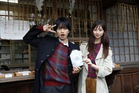 いま話題のパワースポットで『ニセコイ』大ヒット祈願！