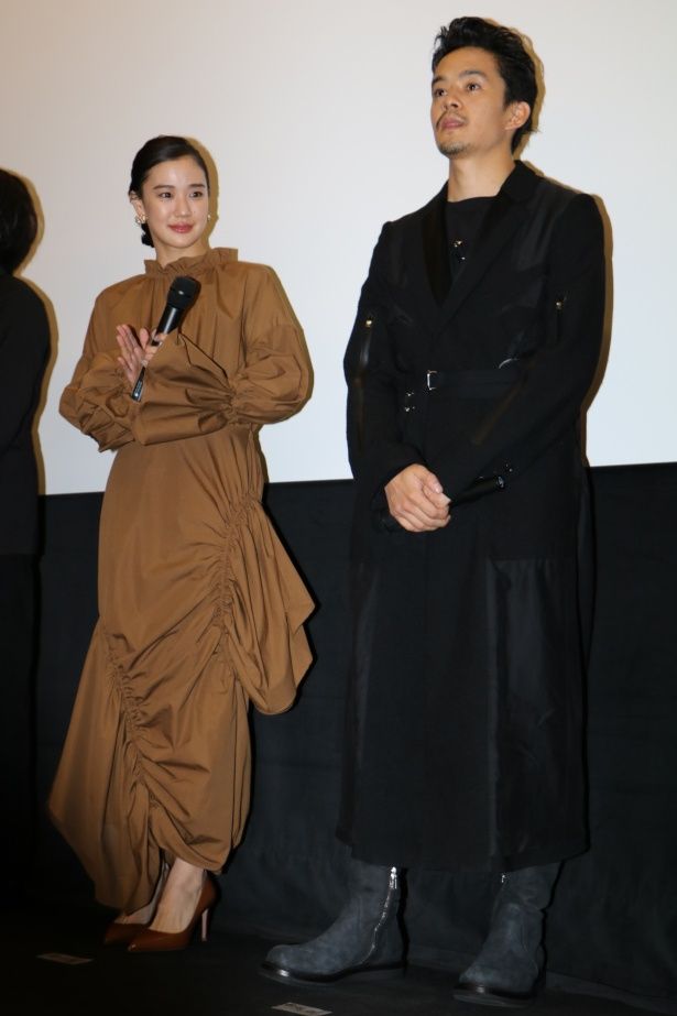 【写真を見る】池松壮亮や蒼井優がアバンギャルドなファッションで登壇