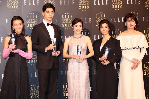 「ELLE」編集長から「世界に羽ばたく人たち」と評価も