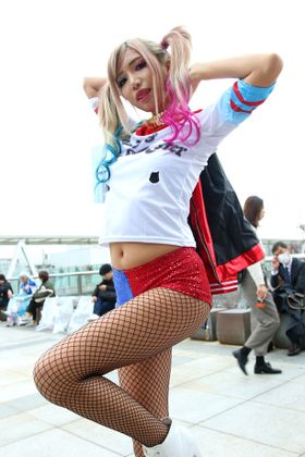 ハーレイクインのコスプレをしたかえるちゃんさん