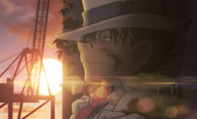 夕日をバックに傷だらけの怪盗キッド、いったいなにが？