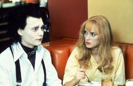 クリスマスを題材にした映画が毎日放送中！(『シザーハンズ』)