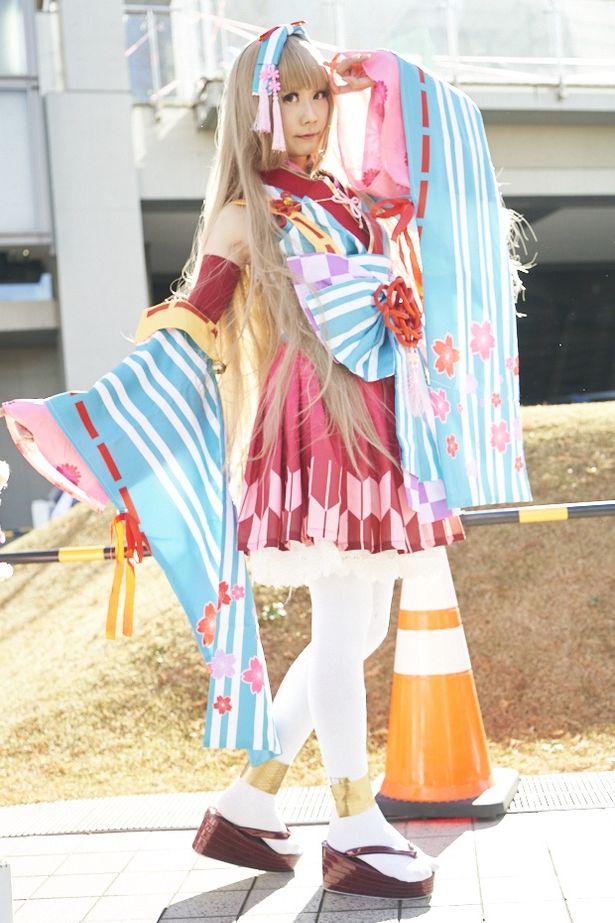 「アイドルマスター シンデレラガールズ」の依田芳乃に扮した、じゅりさん(@juri_suzuna)