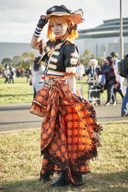 「ラブライブ！サンシャイン！！」の高海千歌に扮した、ゆずみさん(@A_kR_9)